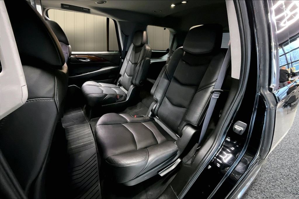 Used 2016 Cadillac Escalade Luxury image 22