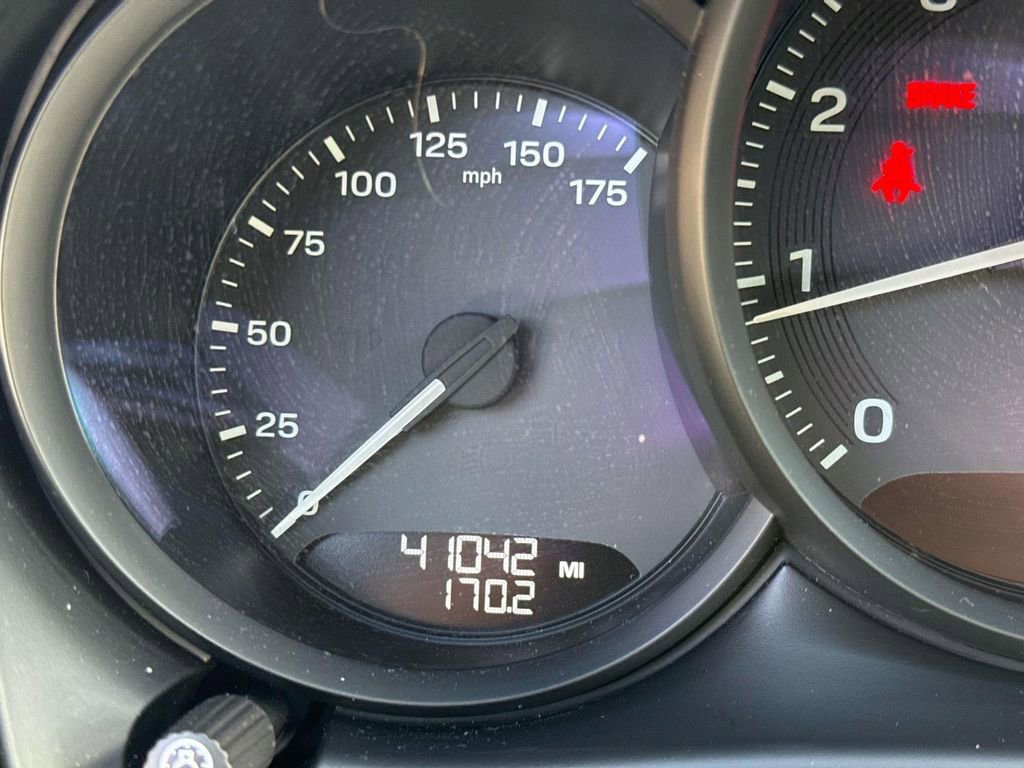 Certified 2023 Porsche Macan Turbo image 30