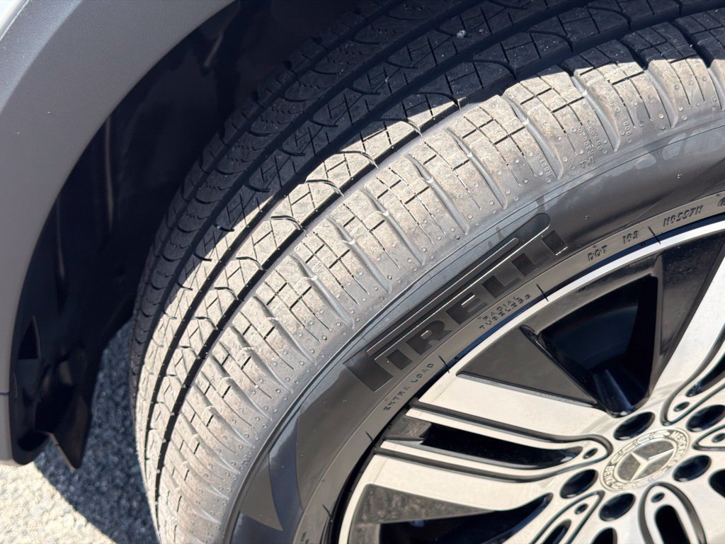 Certified 2023 Mercedes-Benz EQB 300 4MATIC w/ Exclusive Package image 18