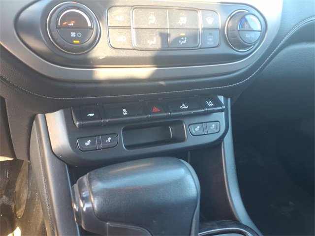 Used 2016 GMC Canyon SLT w/ Driver Alert Package image 18