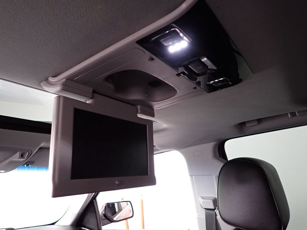 Used 2018 Chevrolet Tahoe Premier AWD/4WD image 10