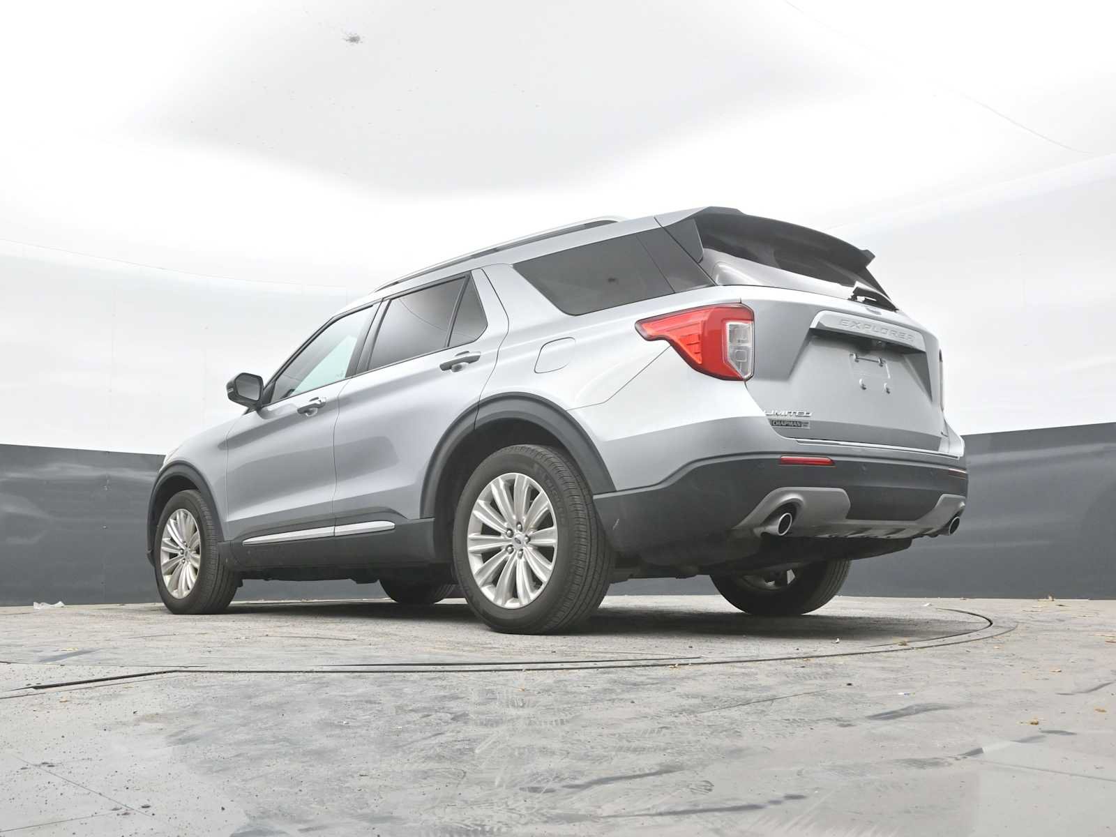 Used 2020 Ford Explorer Limited AWD/4WD image 23