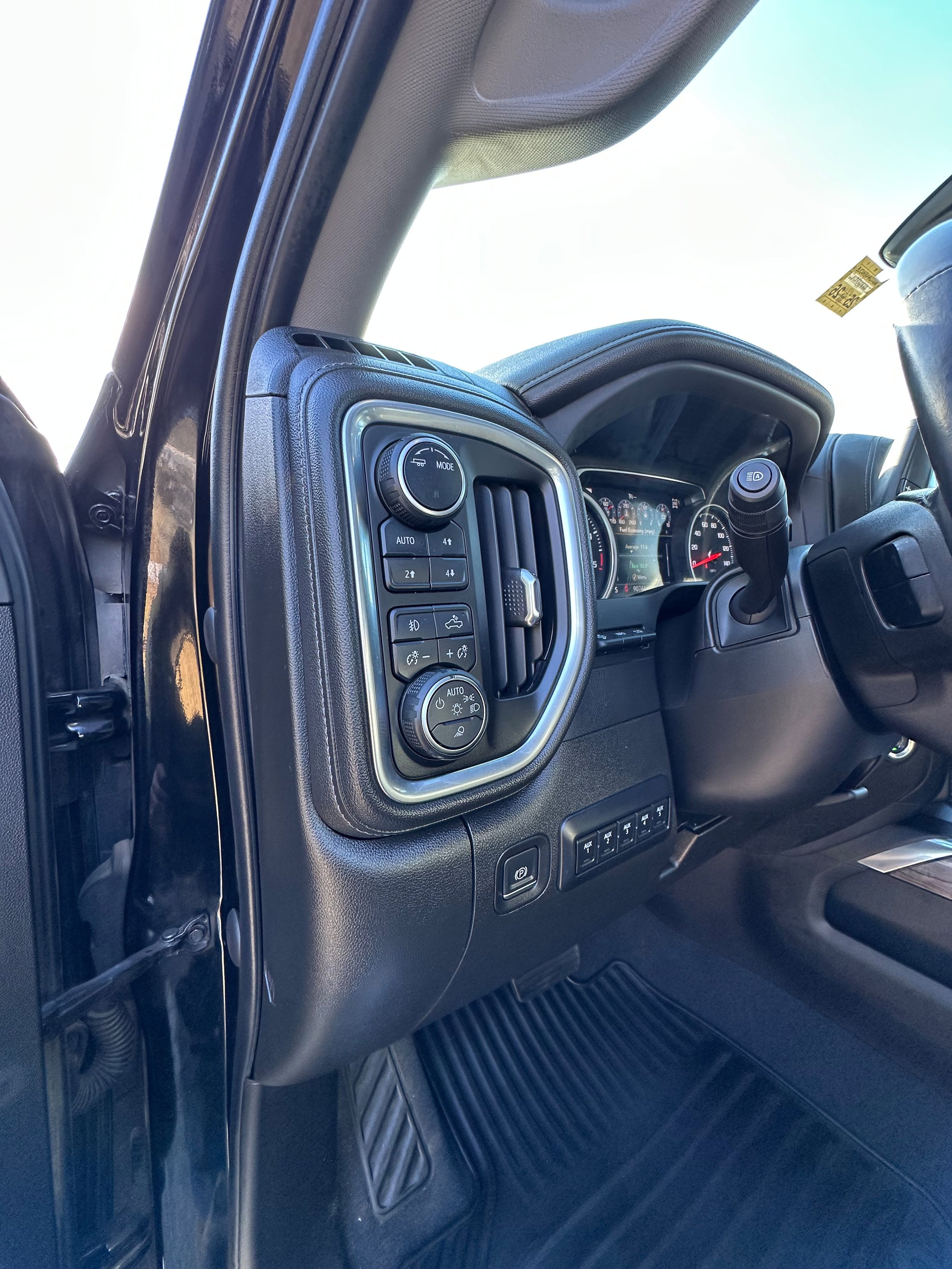Used 2022 Chevrolet Silverado 3500 LTZ w/ LTZ Plus Package AWD/4WD image 11