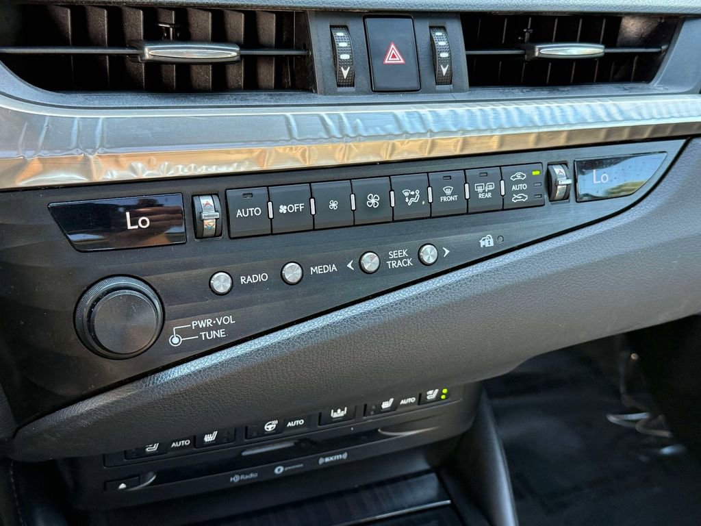 Used 2019 Lexus ES 350 350 Luxury w/ Accessory Package image 27