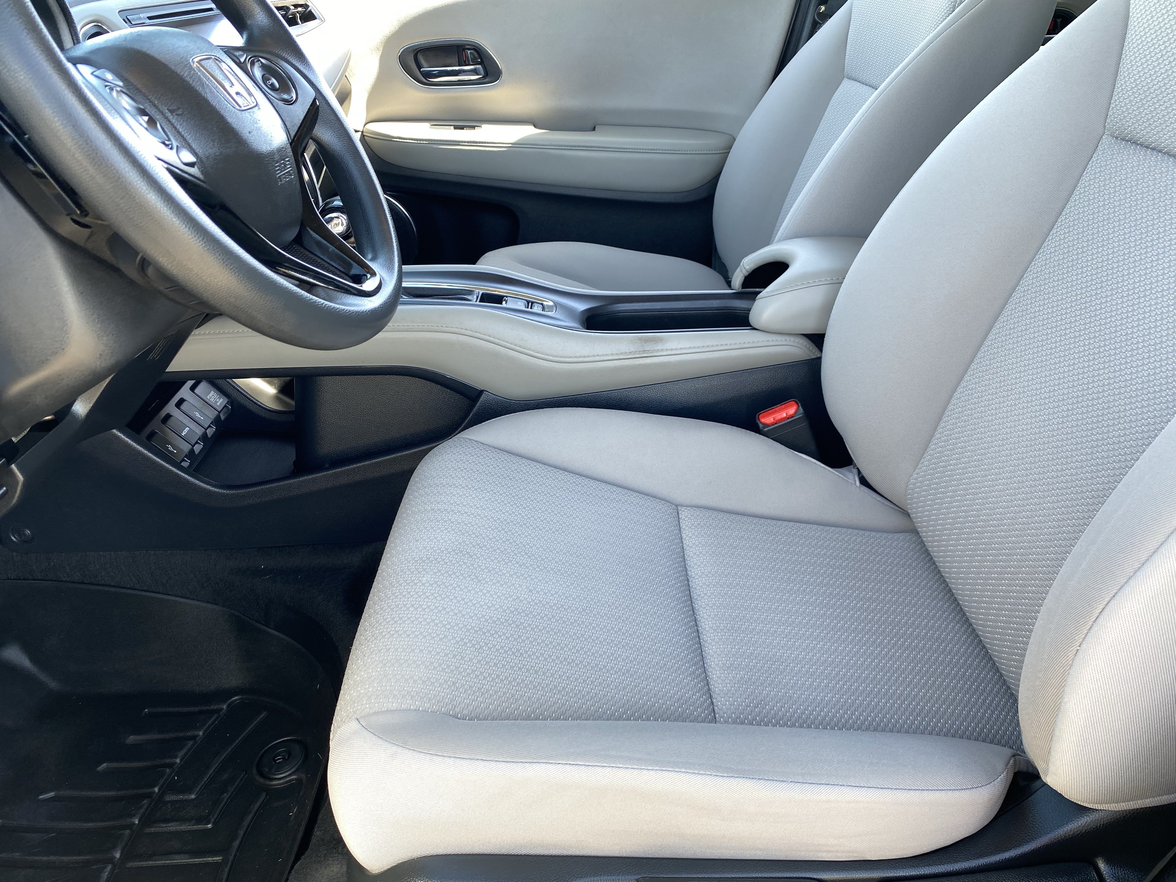 Used 2018 Honda HR-V EX image 17