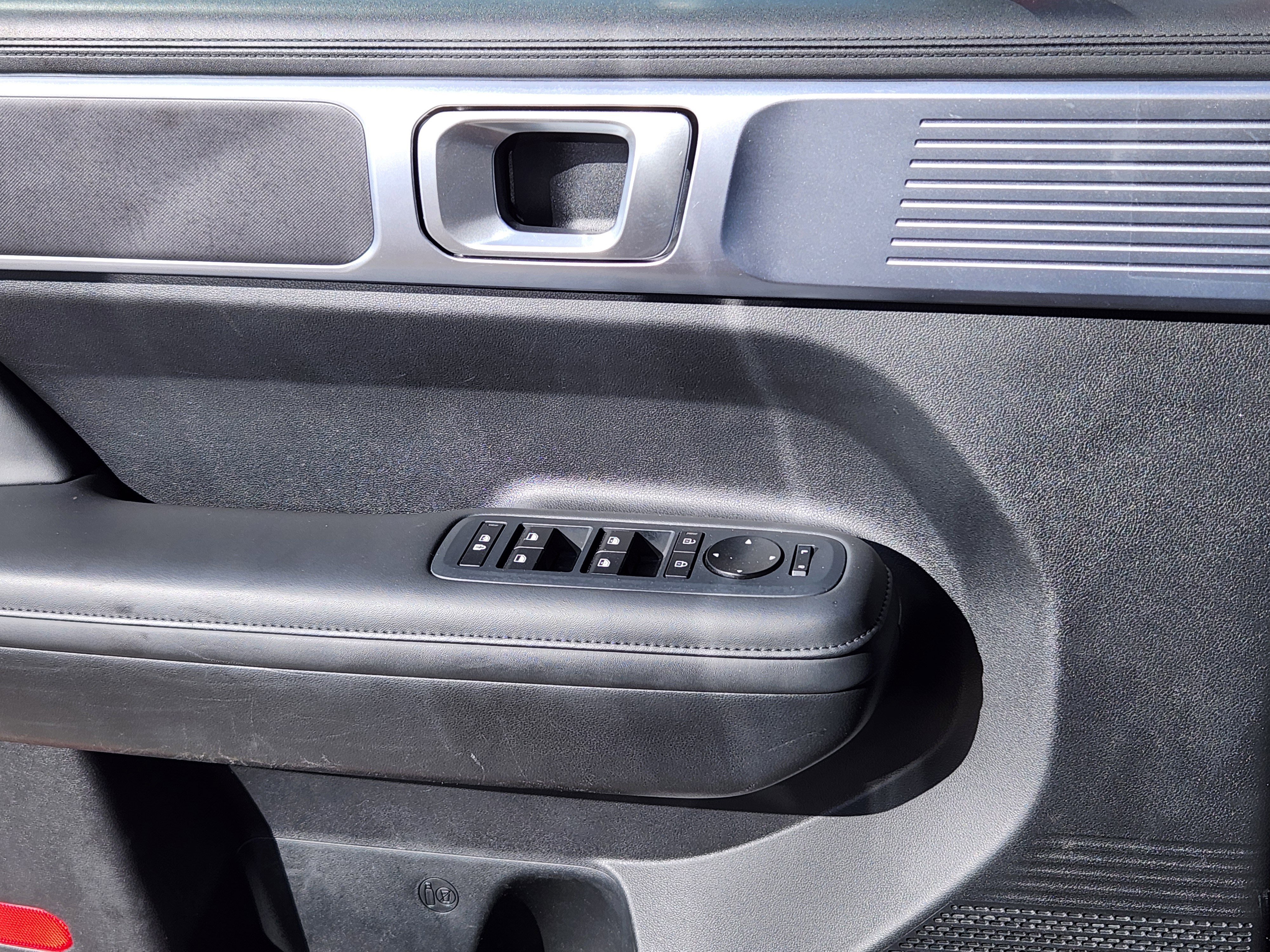 Used 2024 Hyundai Santa Fe SEL image 7