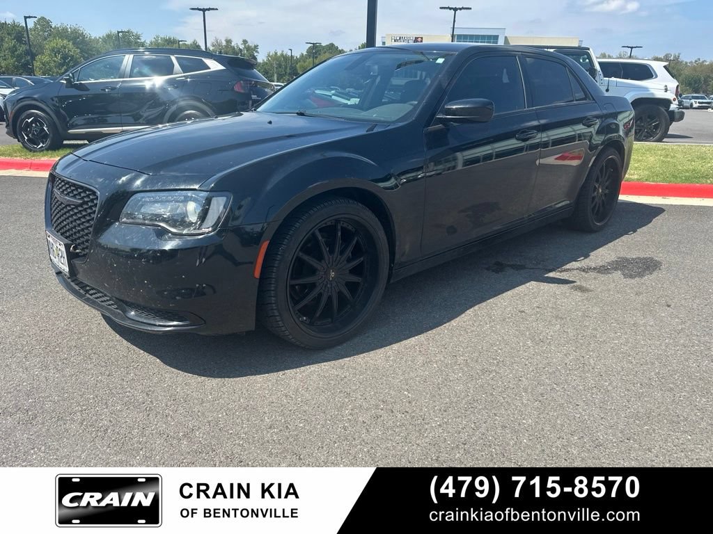 Used 2022 Chrysler 300 Touring w/ Sport Appearance Package RWD image 2