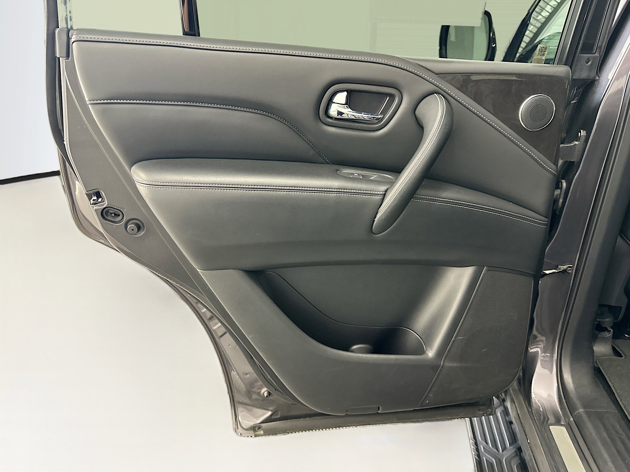 Used 2024 INFINITI QX80 Luxe image 28