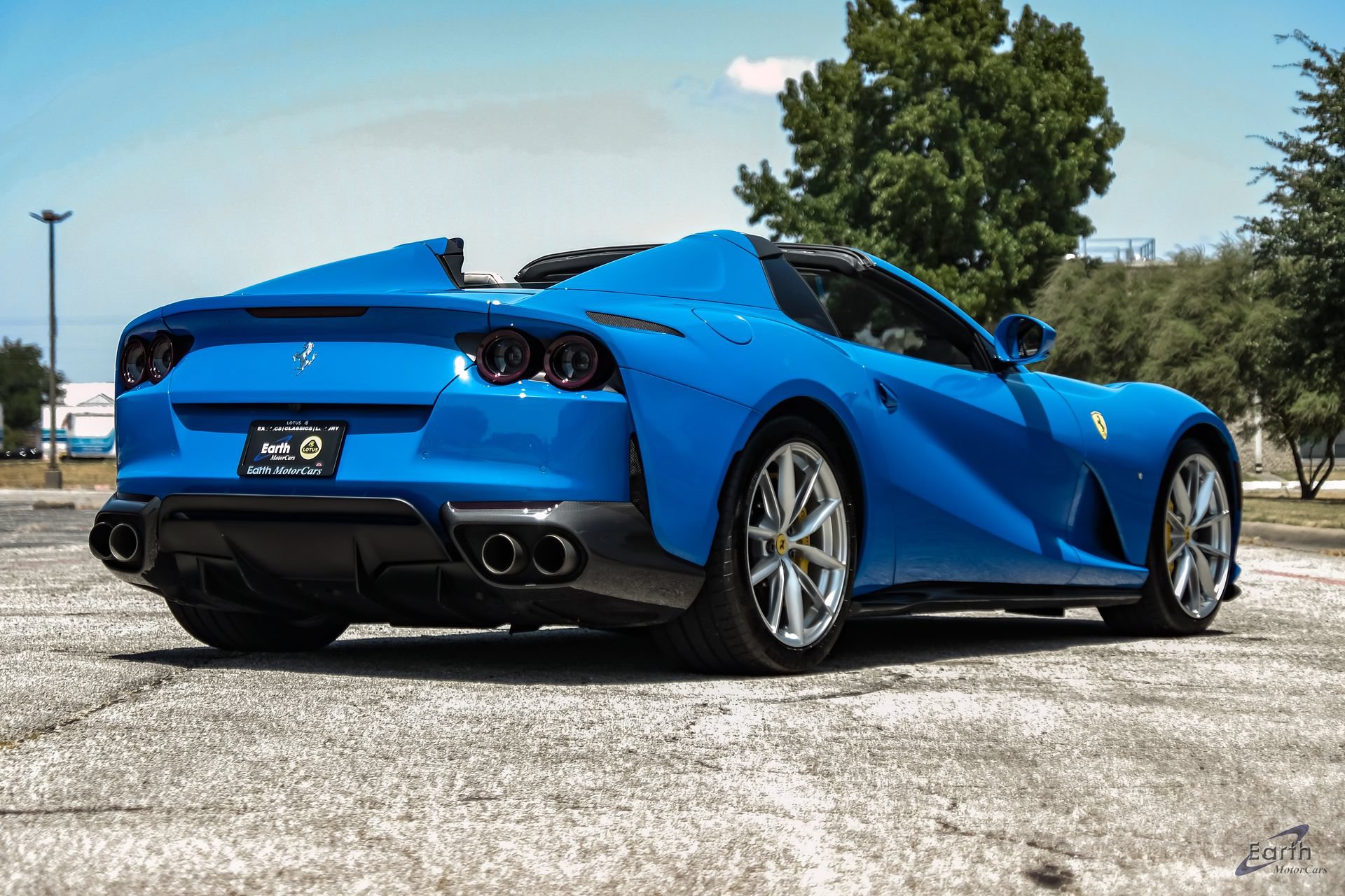 Used 2022 Ferrari 812 GTS RWD image 19