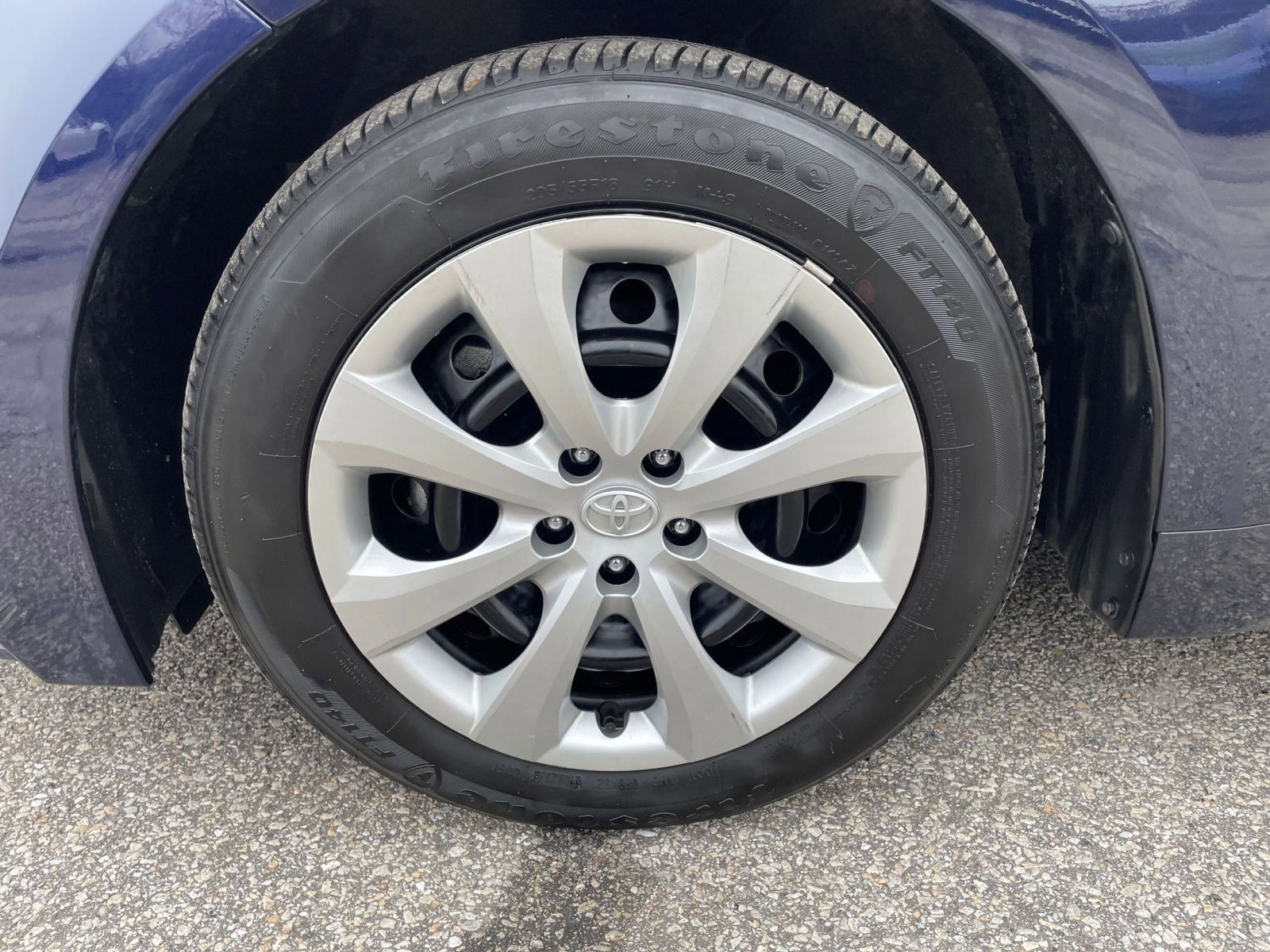 Used 2025 Toyota Corolla LE image 28