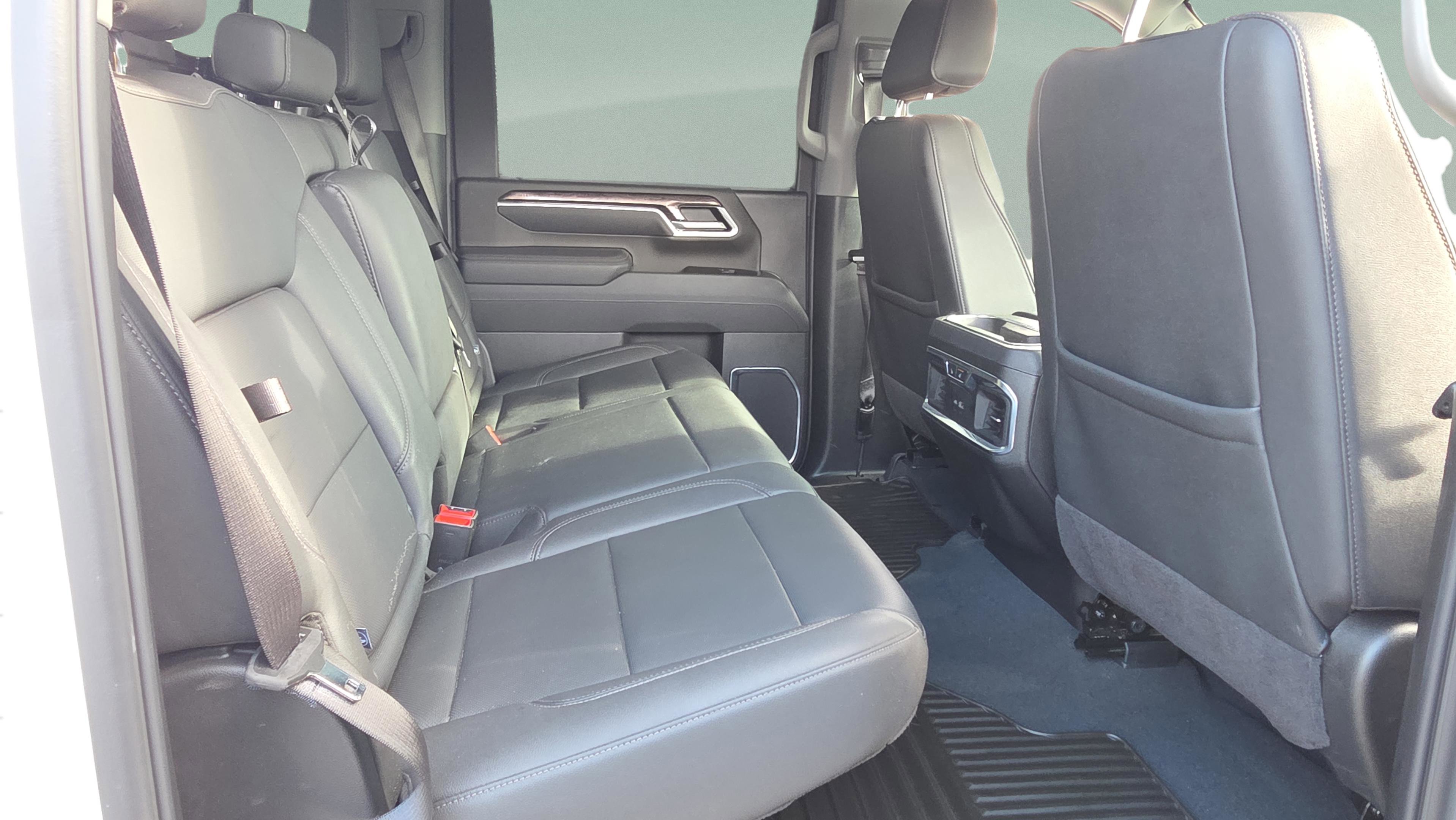 Used 2025 Chevrolet Silverado 2500 LTZ w/ LTZ Premium Package image 19