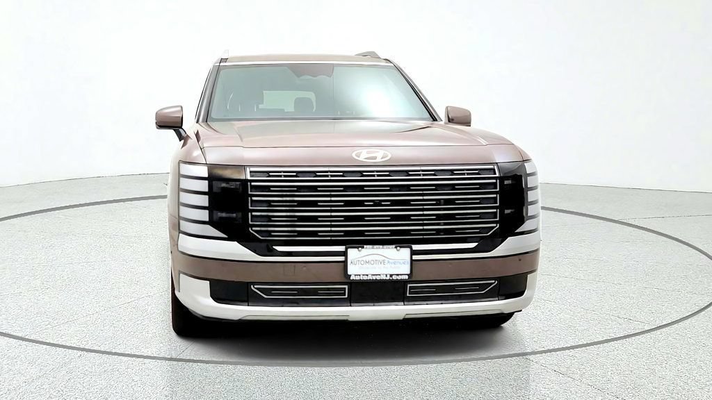 Used 2026 Hyundai Palisade Calligraphy FWD image 2