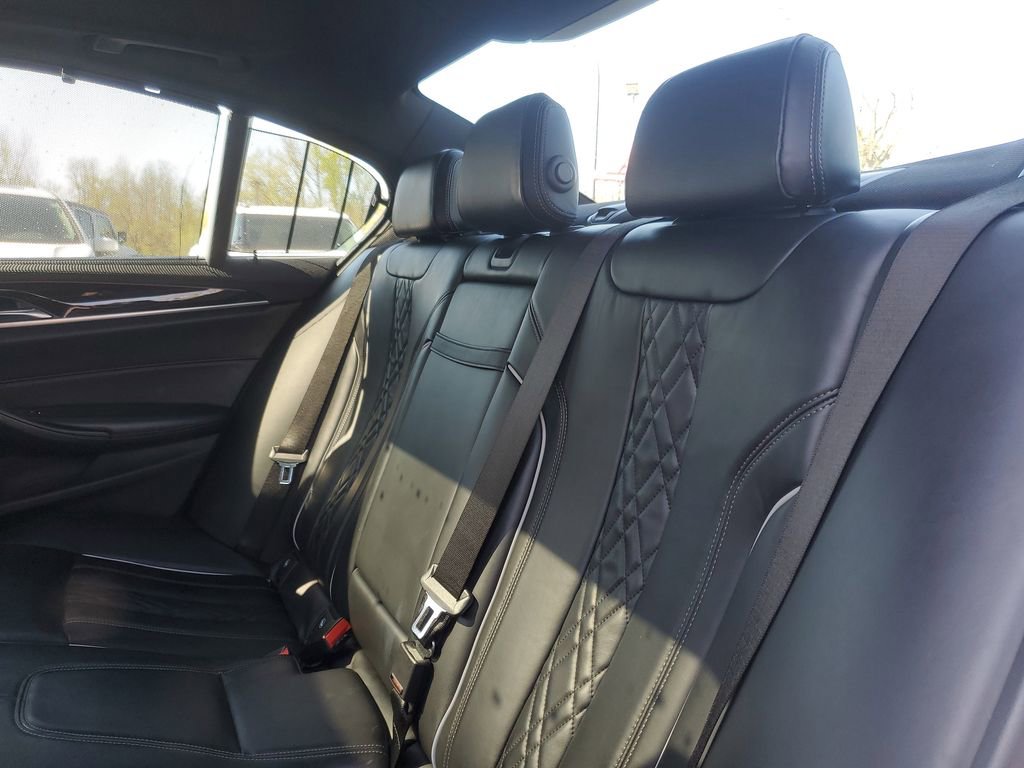 Used 2018 BMW M550i xDrive AWD/4WD image 27
