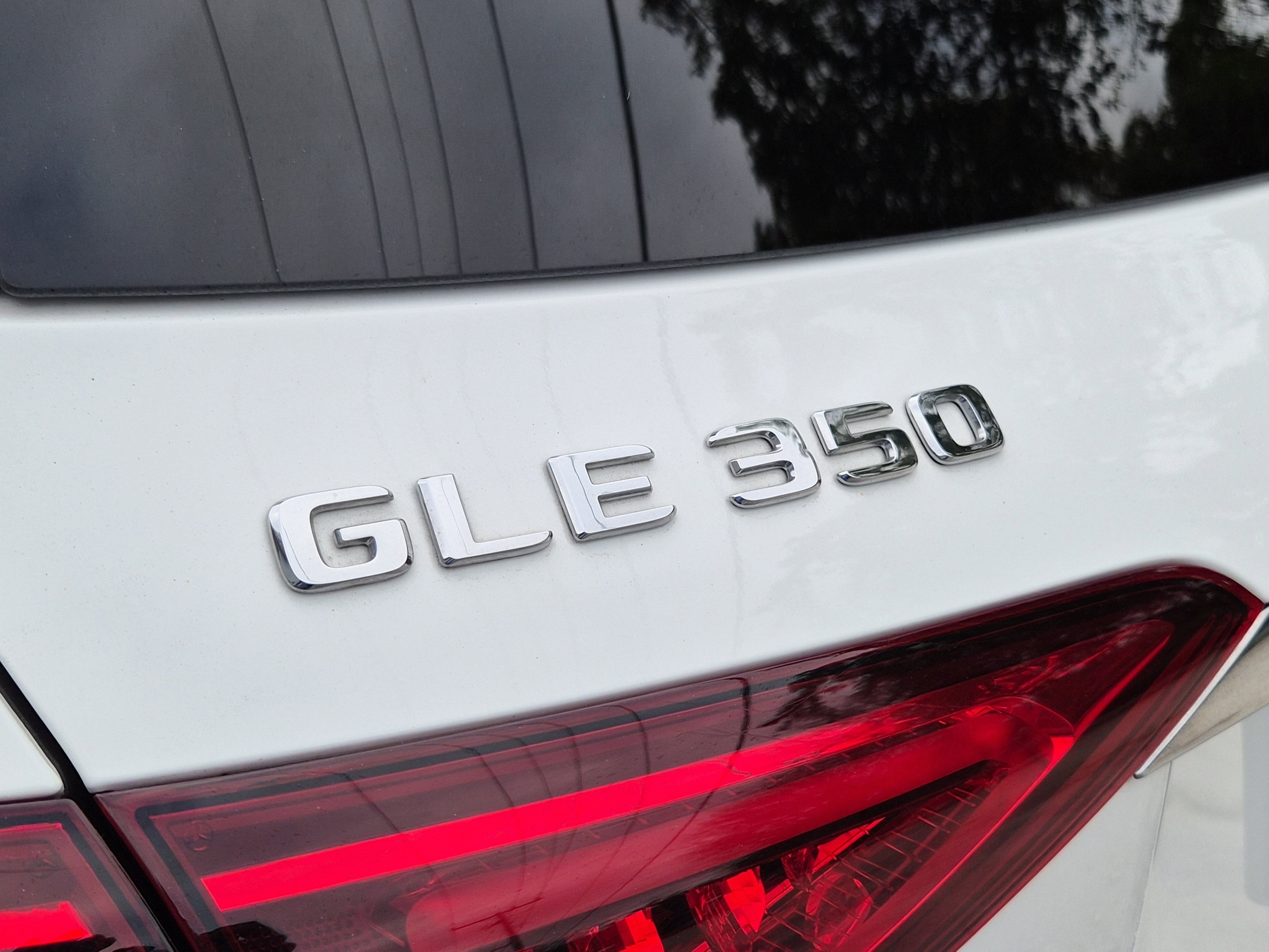 Used 2022 Mercedes-Benz GLE 350 w/ Premium Package image 7