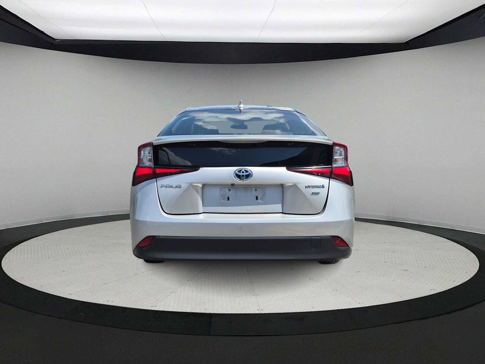 Used 2022 Toyota Prius L Eco FWD image 7