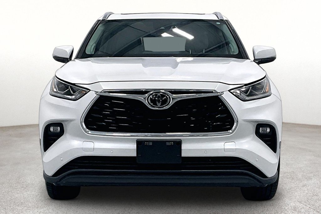 Used 2023 Toyota Highlander Limited FWD image 4