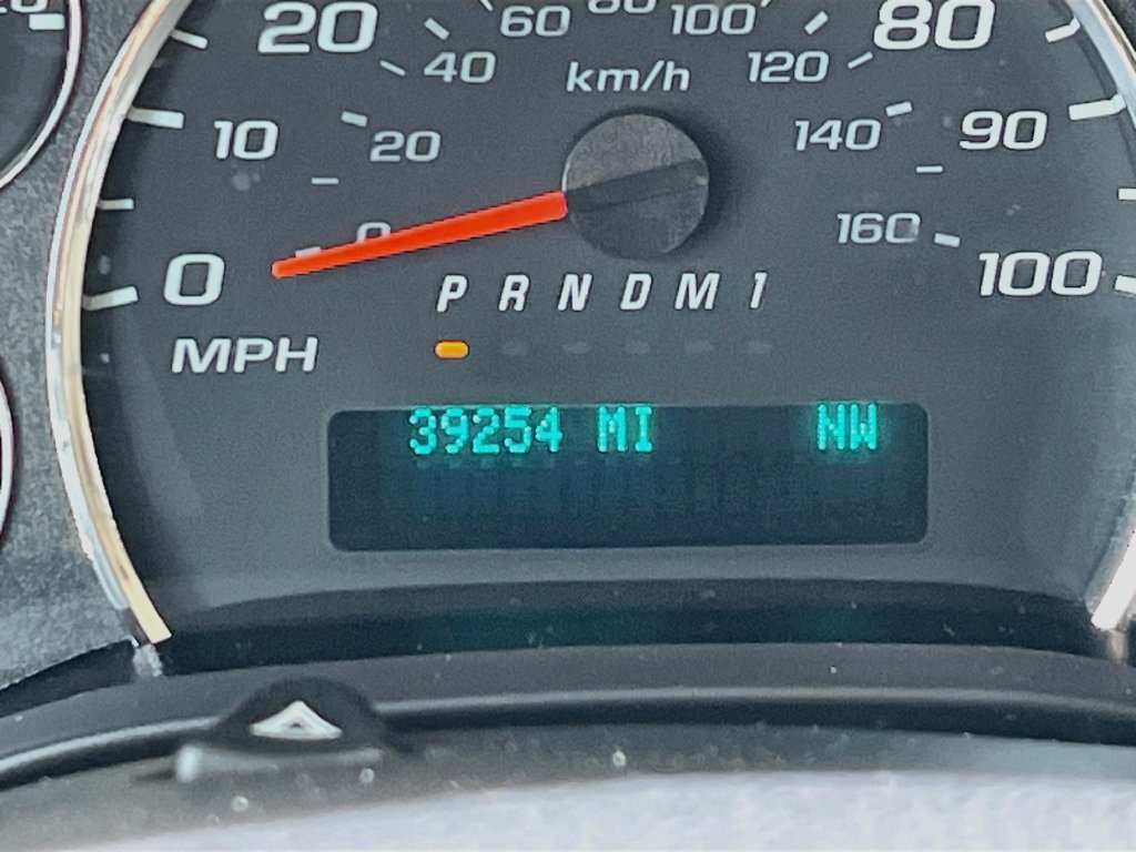 Used 2024 Chevrolet Express 2500 w/ Driver Convenience Package RWD image 12