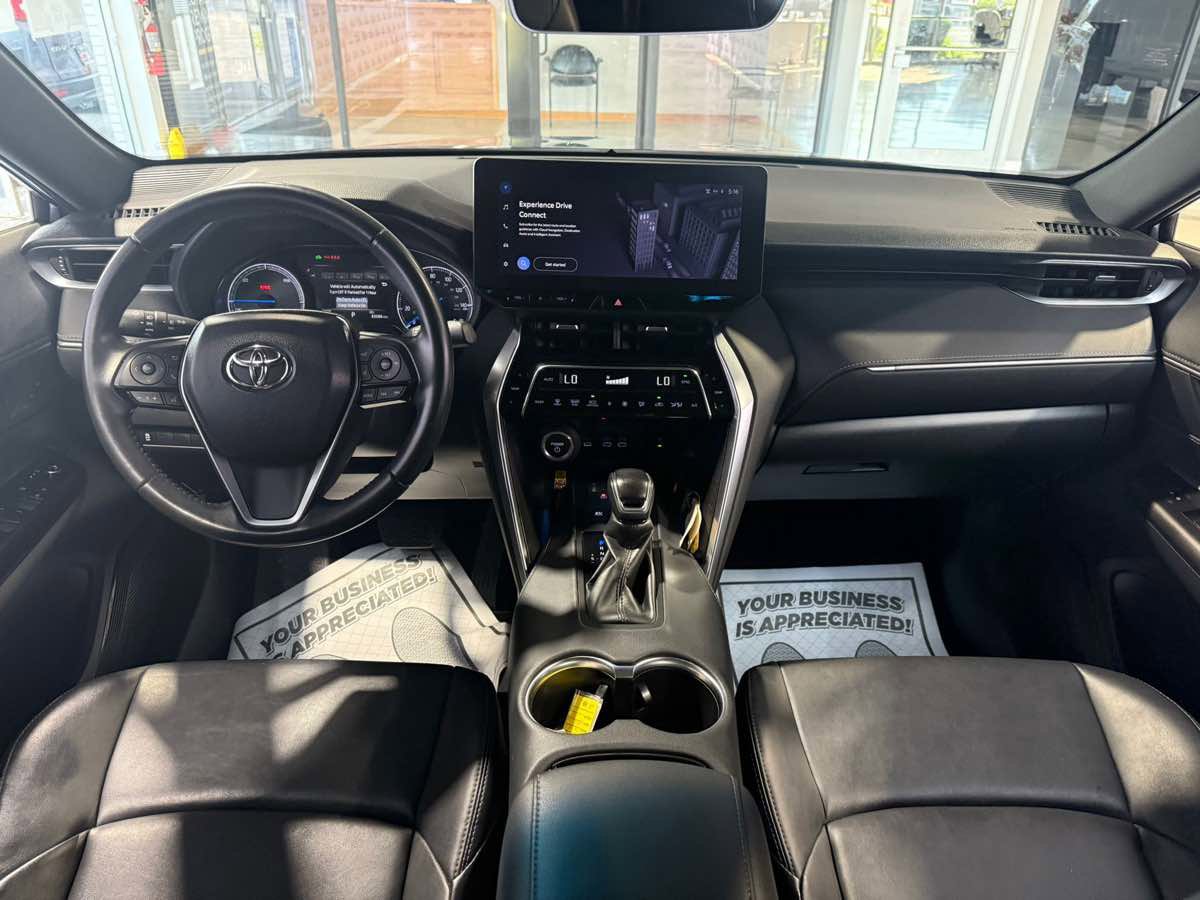 Used 2023 Toyota Venza XLE AWD/4WD image 36