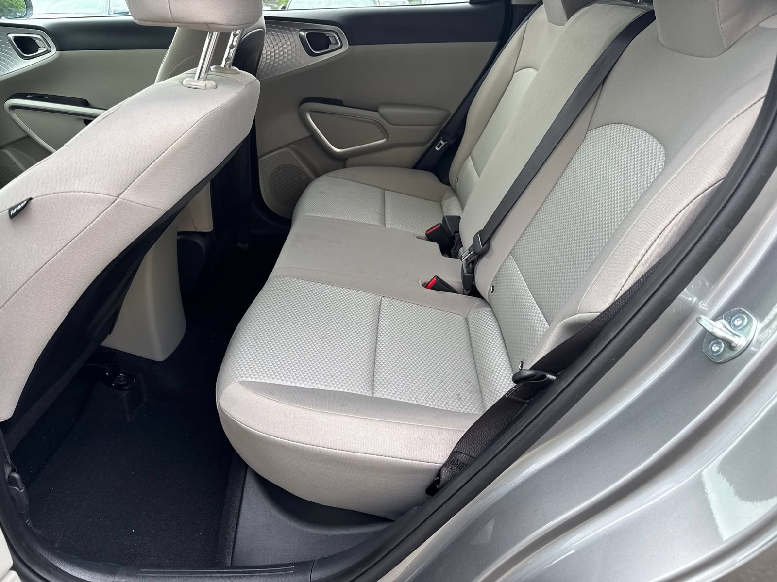 Used 2025 Kia Soul LX w/ LX Technology Package FWD image 20