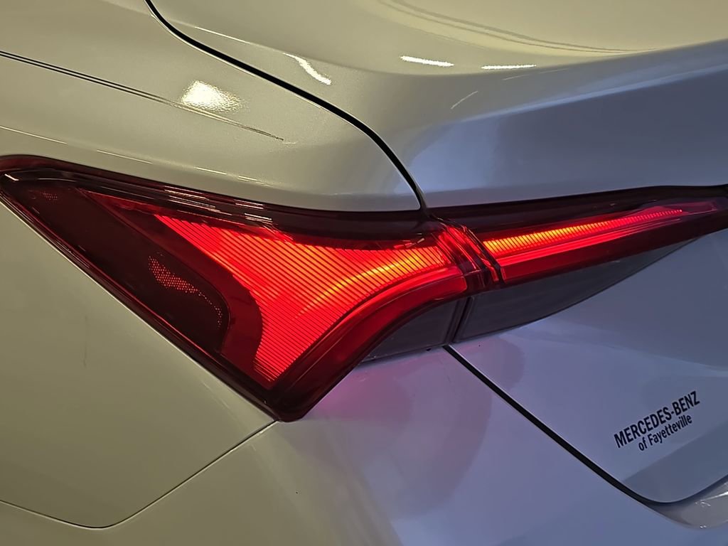 Used 2020 Toyota Avalon Limited image 35