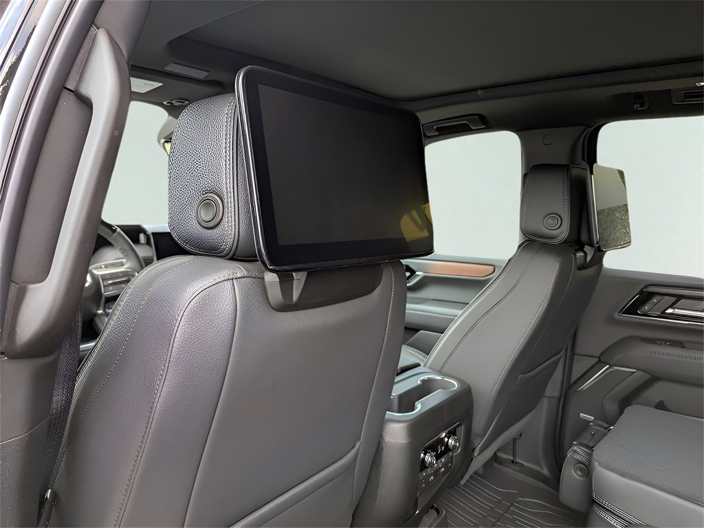 New 2025 GMC Yukon XL Denali w/ Denali Reserve Package image 21