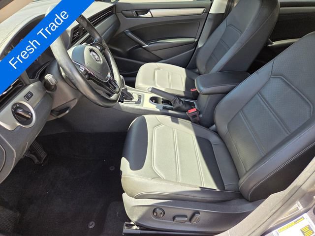 Certified 2020 Volkswagen Passat 2.0T SE w/ Sunroof Package FWD image 11