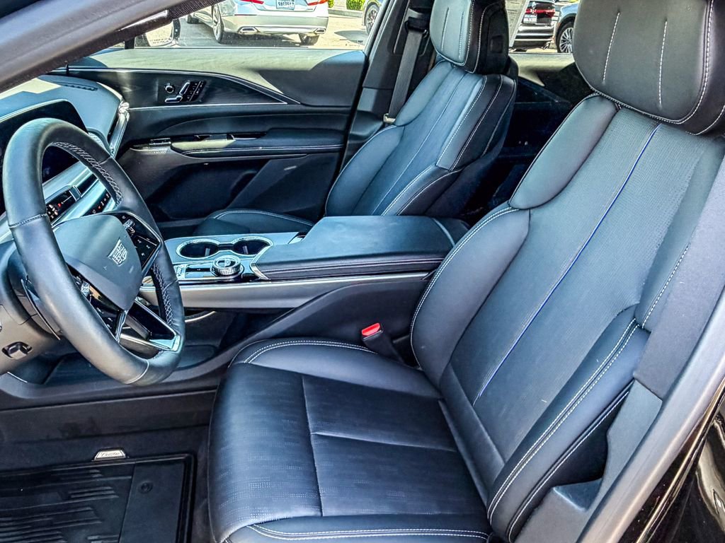 Certified 2025 Cadillac Lyriq Luxury image 39