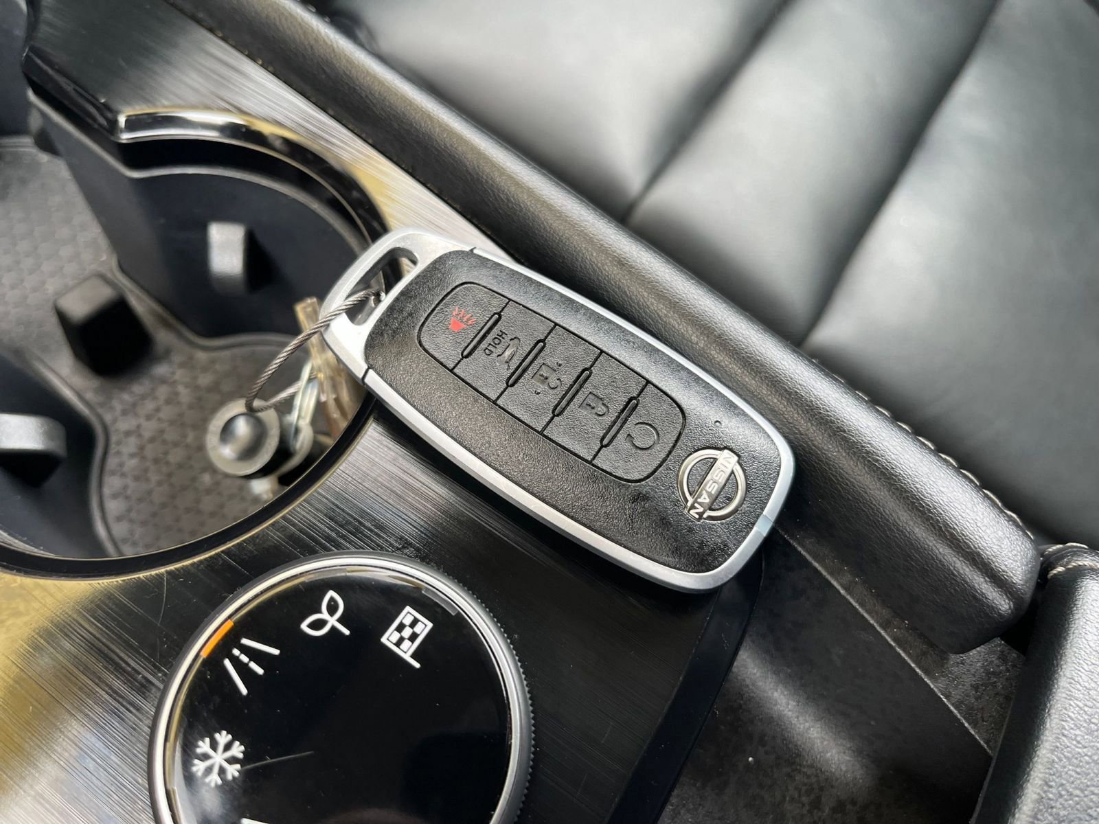 Used 2023 Nissan Rogue SL w/ SL Premium Package image 22