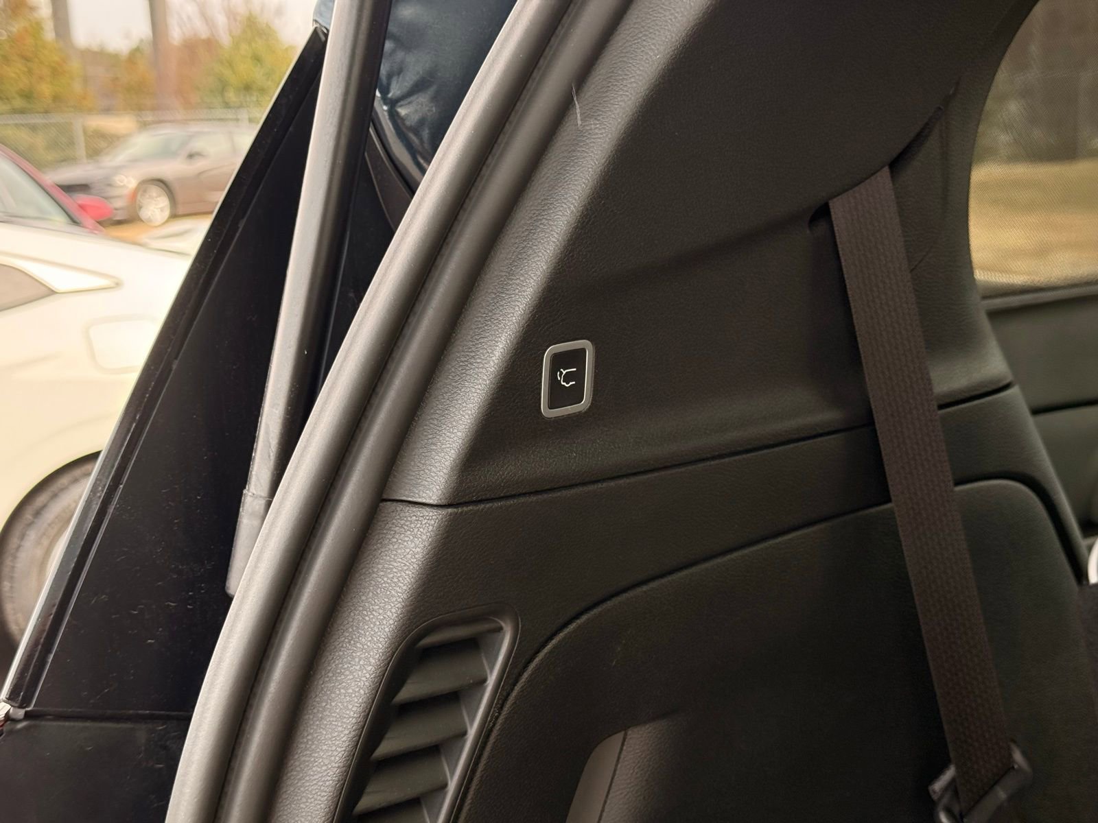 Used 2025 Chrysler Pacifica Limited image 43