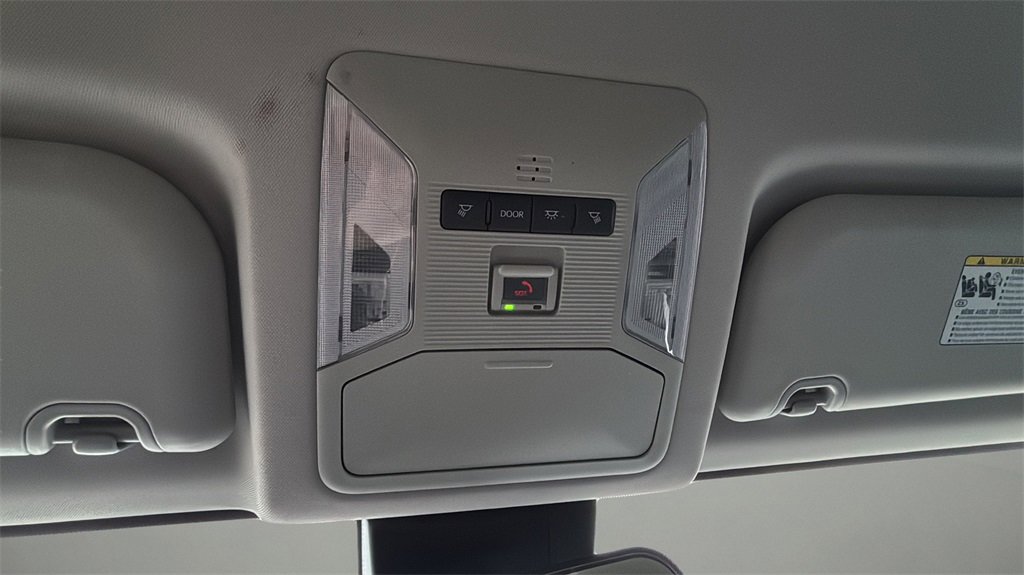 Used 2022 Toyota RAV4 LE image 25