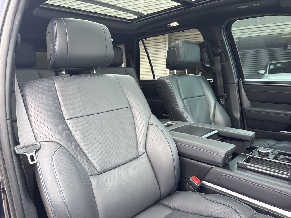Used 2025 Toyota Sequoia Platinum image 16