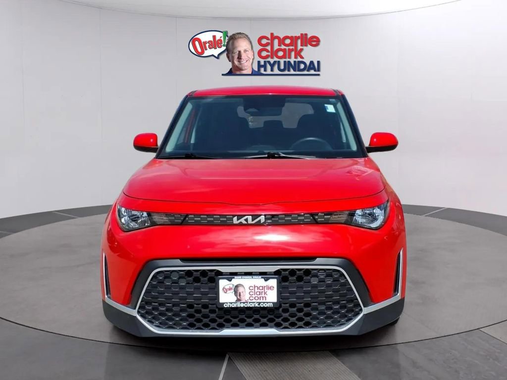 Used 2025 Kia Soul LX w/ LX Technology Package FWD image 8