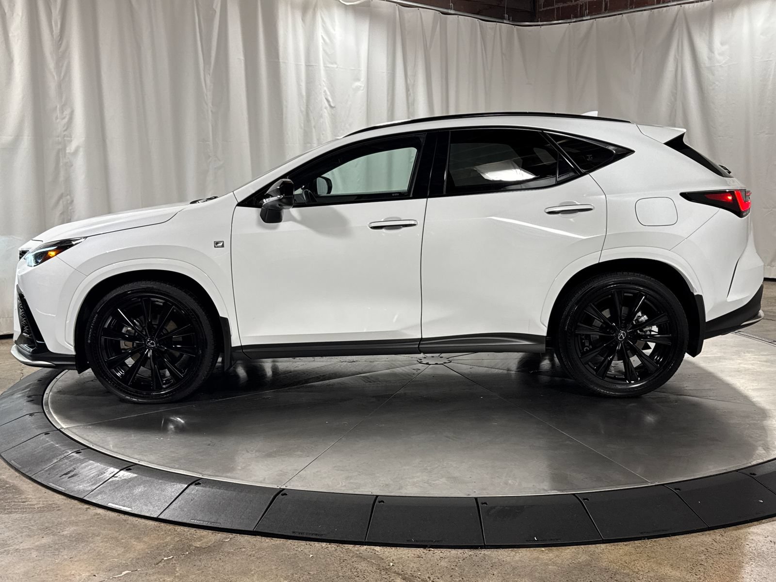 Used 2024 Lexus NX 450h+ F Sport w/ Vision Package AWD/4WD image 8