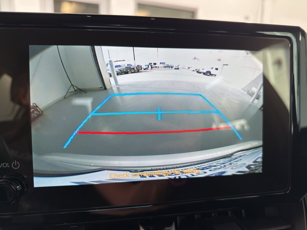 Used 2025 Toyota Corolla LE w/ Convenience Package image 31