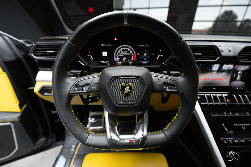 Used 2020 Lamborghini Urus AWD/4WD image 27