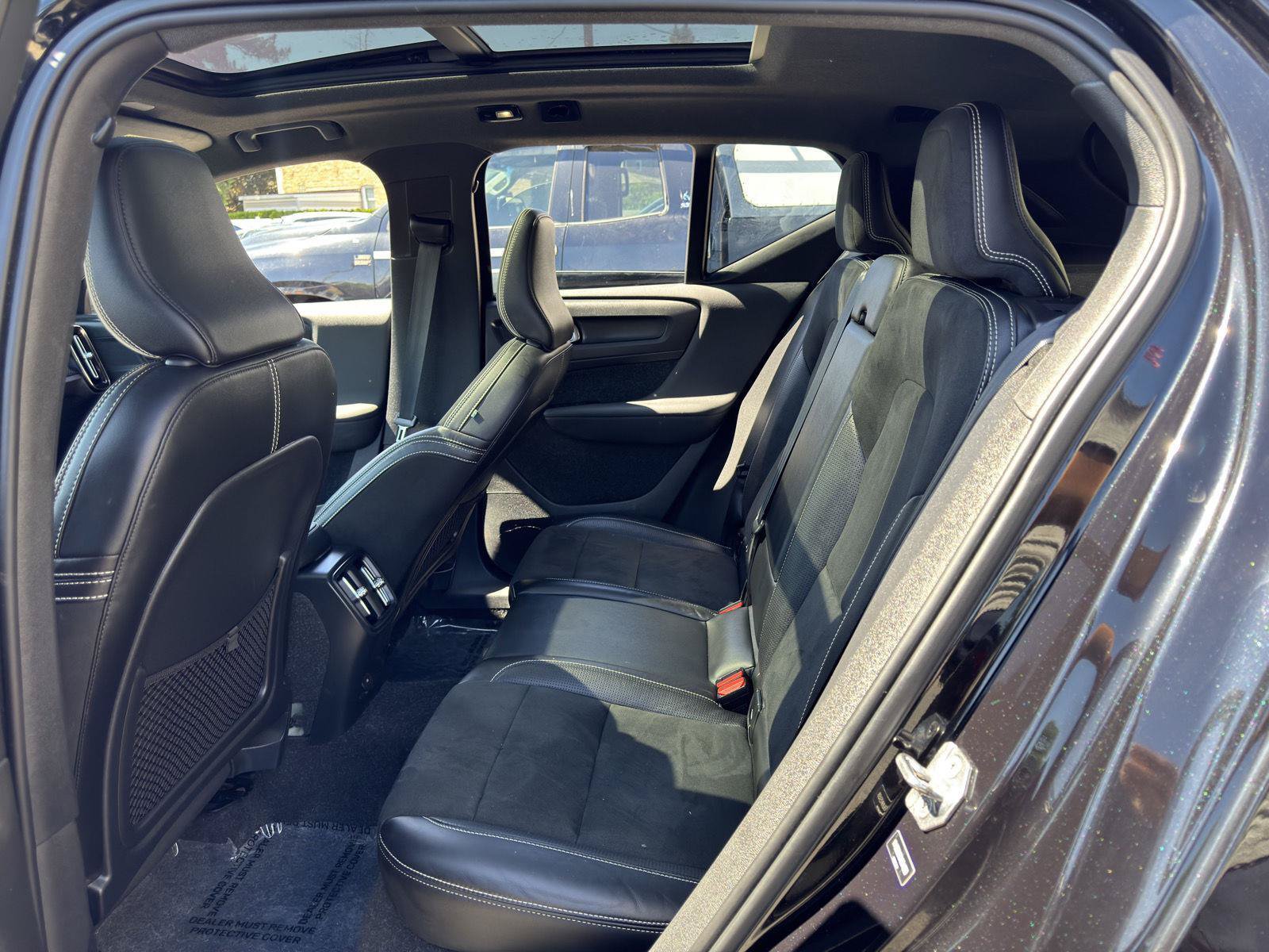 Used 2021 Volvo XC40 P8 Recharge w/ Advanced Package AWD/4WD image 27