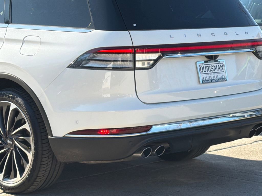 Used 2022 Lincoln Aviator Reserve w/ Equipment Group 201A image 7