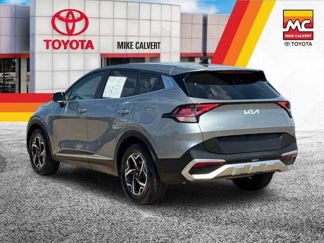 Used 2023 Kia Sportage LX FWD image 3