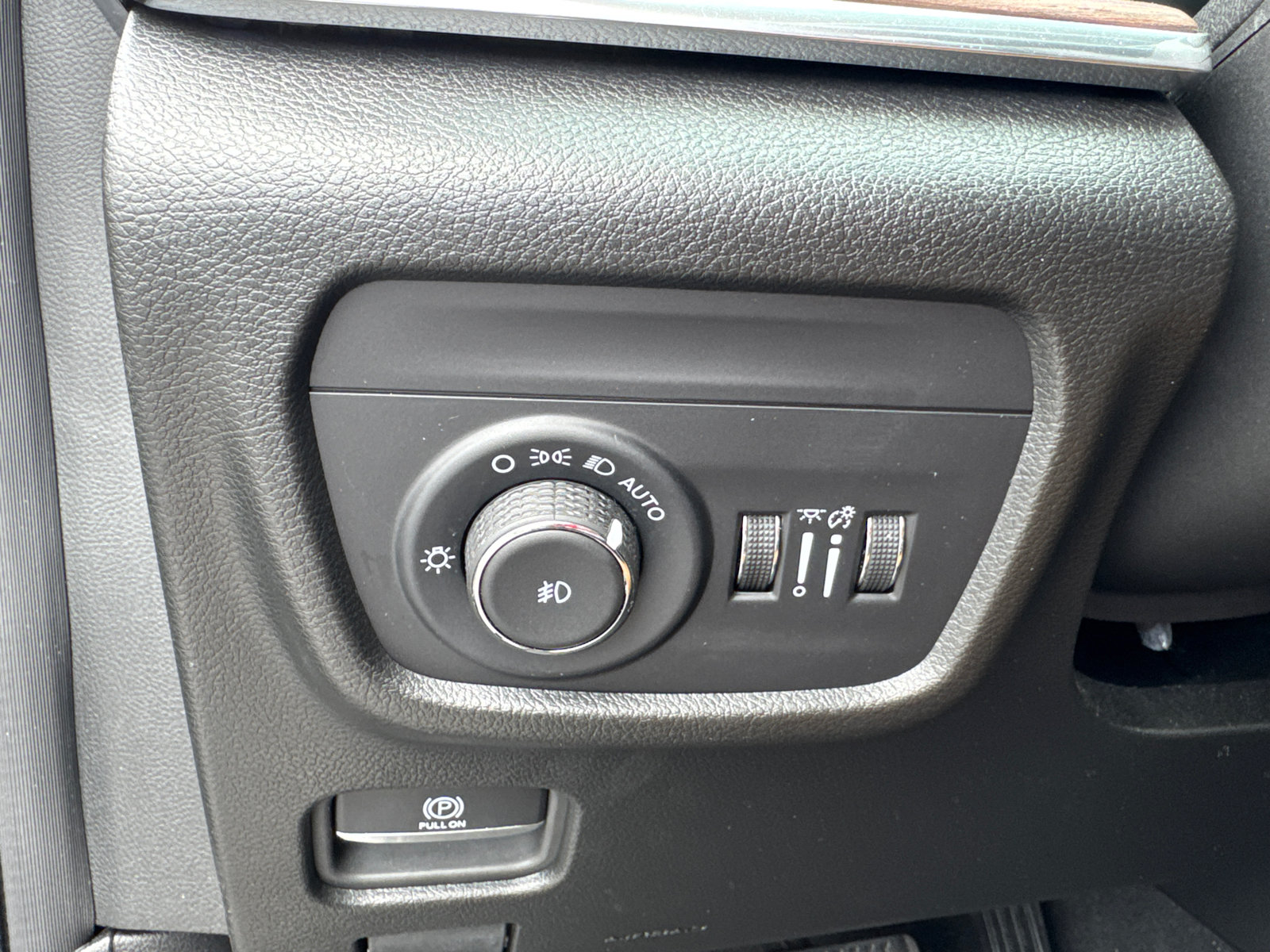 Used 2024 Jeep Grand Cherokee Summit AWD/4WD image 17