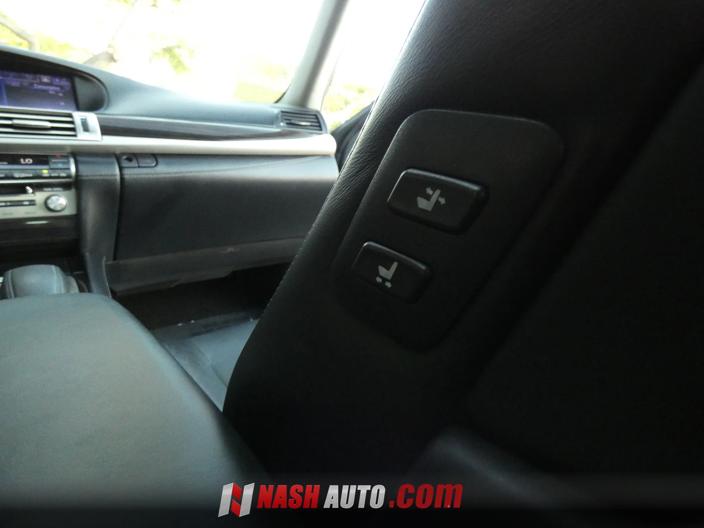 Used 2013 Lexus LS 460 w/ Ultra Luxury Pkg RWD image 50