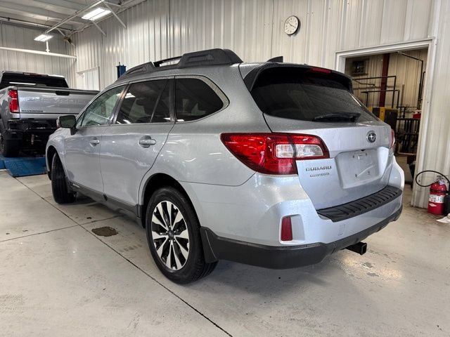 Used 2016 Subaru Outback 2.5i Limited AWD/4WD image 7