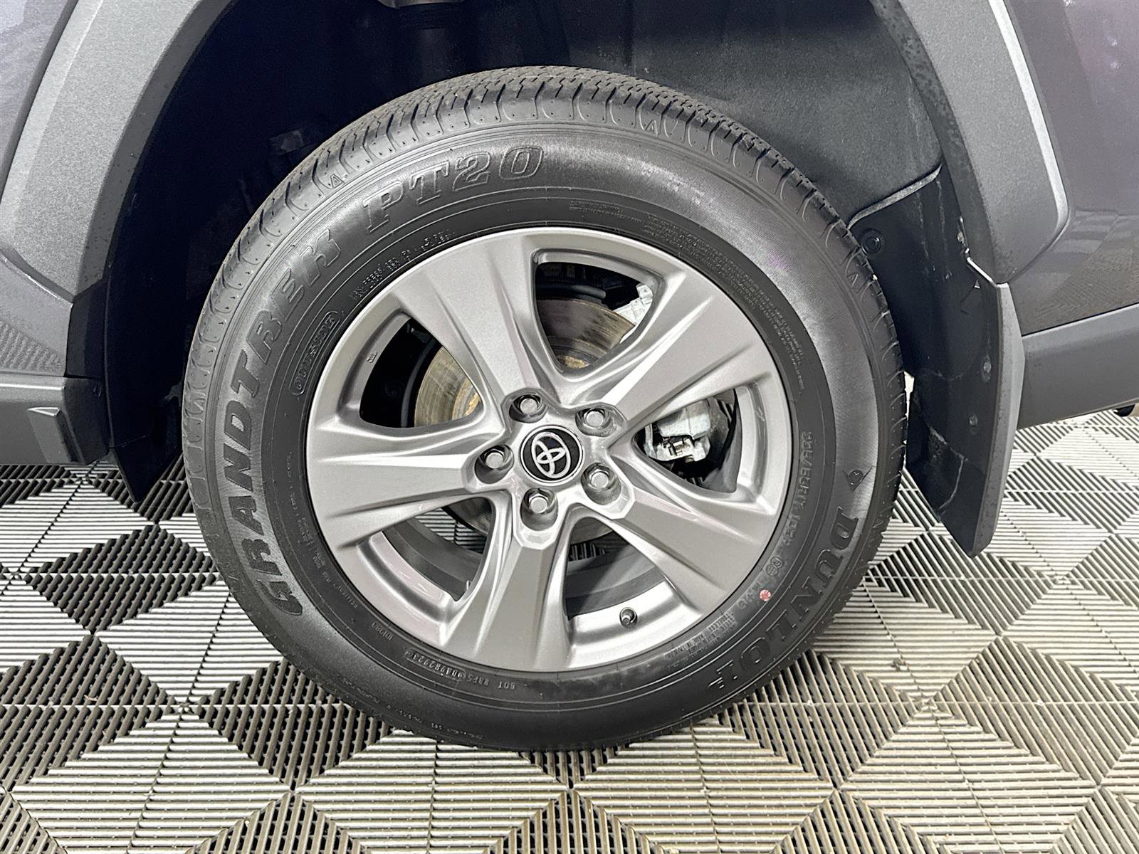 Used 2024 Toyota RAV4 XLE image 31