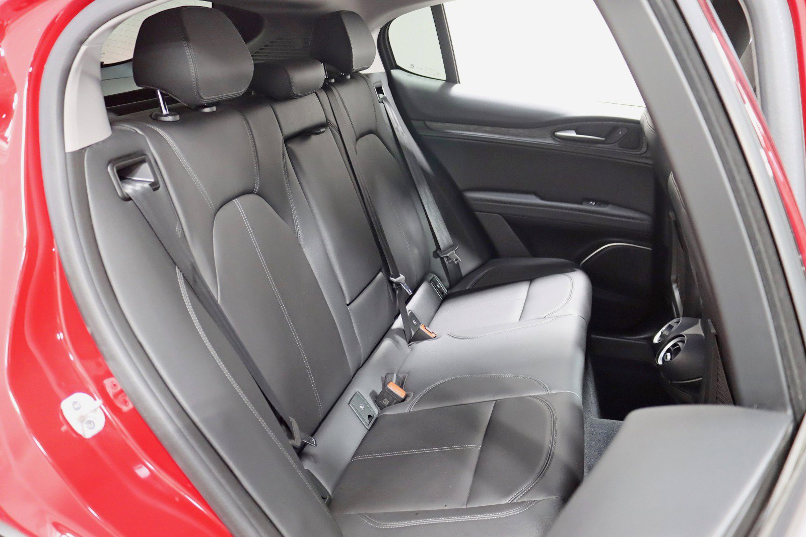 Used 2020 Alfa Romeo Stelvio Sport w/ Cold Weather Package image 27