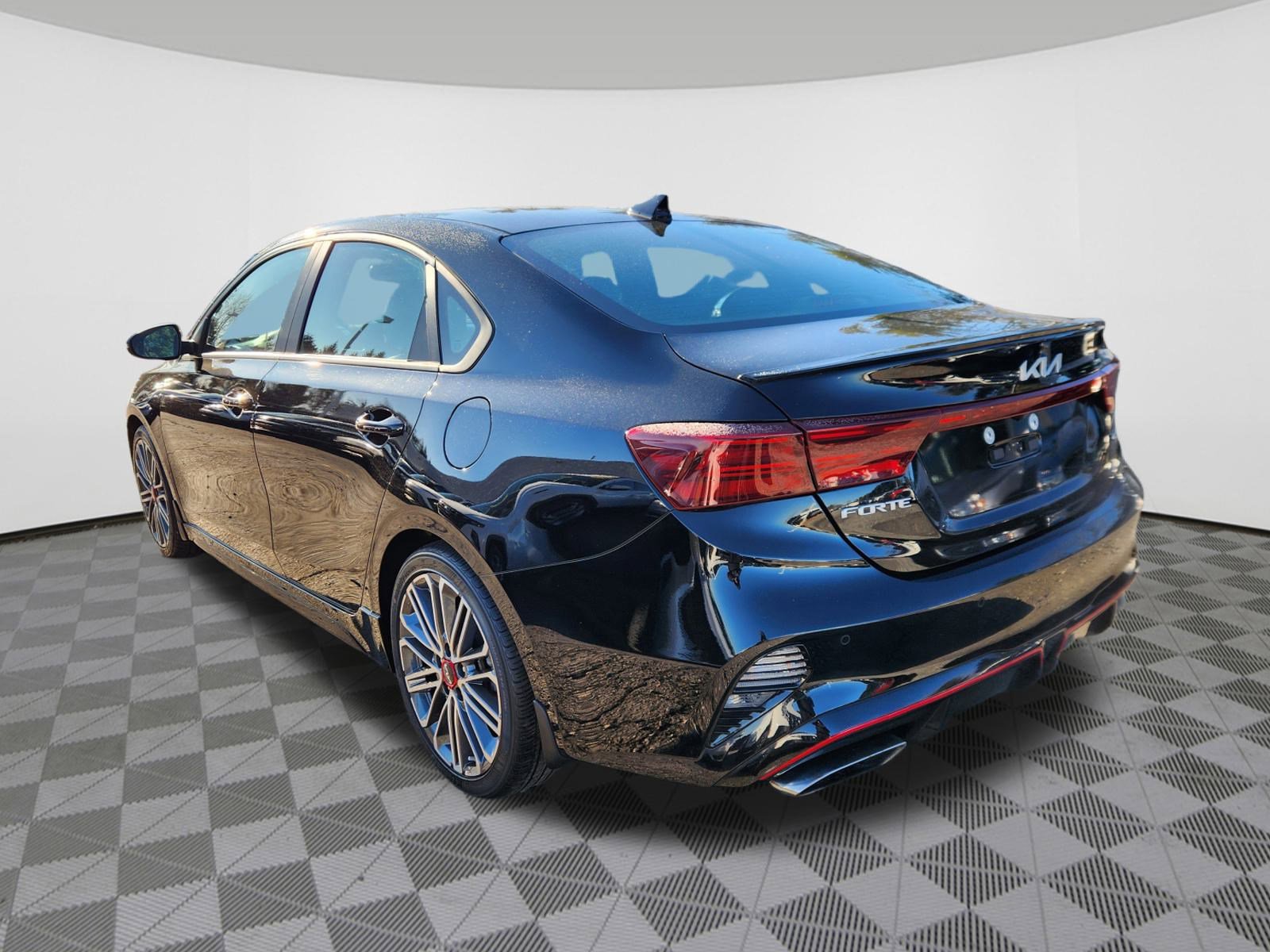 Used 2022 Kia Forte GT w/ GT2 Package image 3