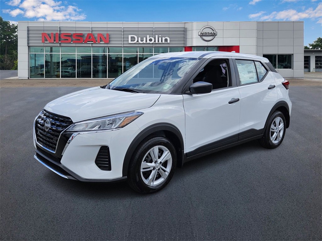 New 2025 Nissan Kicks S