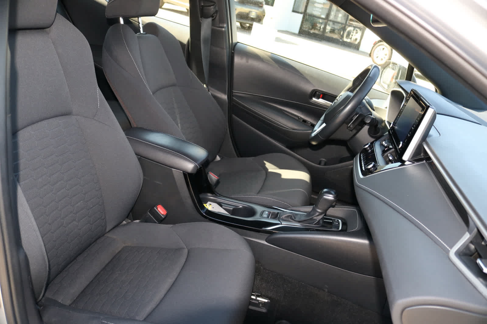 Used 2022 Toyota Corolla SE FWD image 22