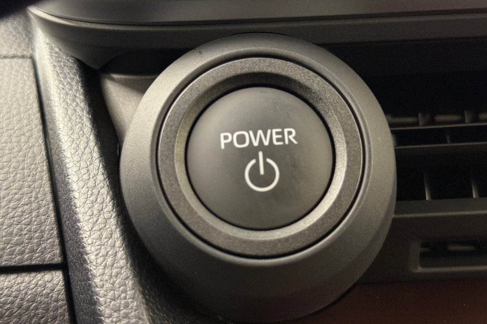 Used 2026 Toyota Prius Plug-In Hybrid image 21