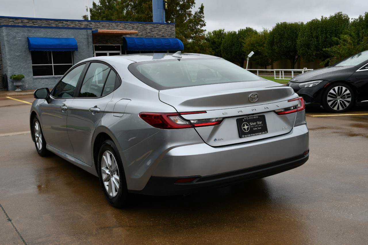 Used 2026 Toyota Camry LE FWD image 5