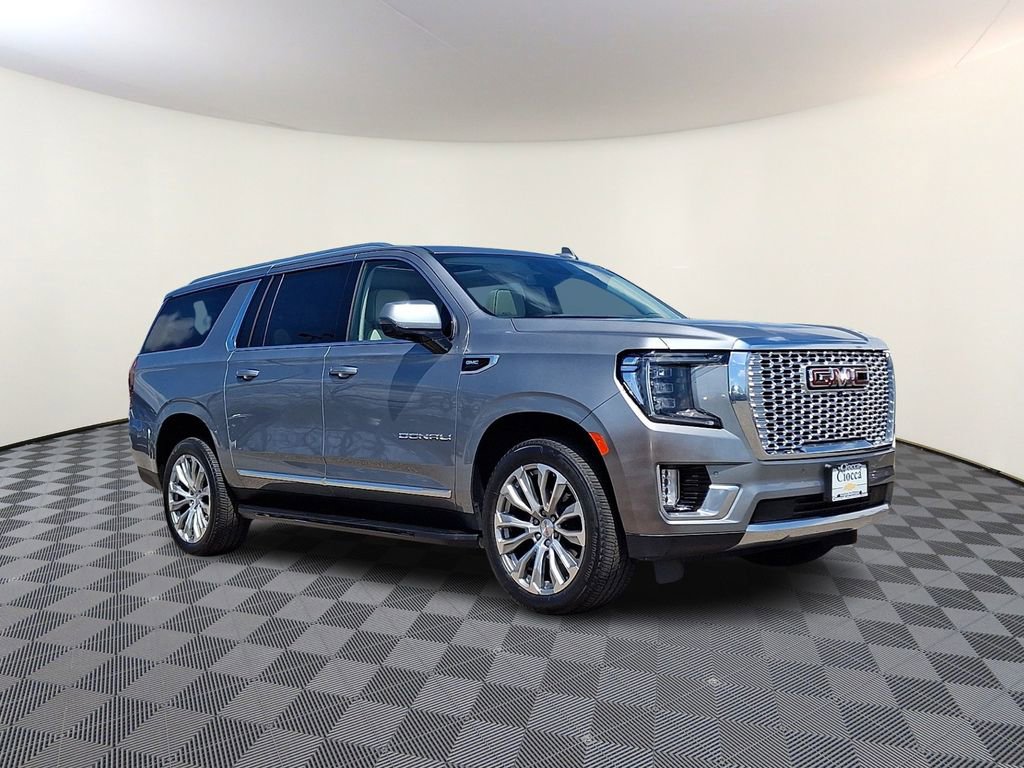 Used 2023 GMC Yukon XL Denali AWD/4WD image 1
