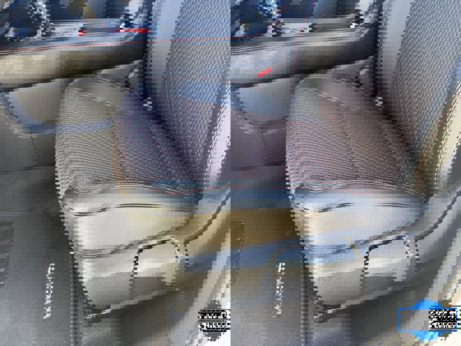 Certified 2025 Nissan Kicks SR image 22